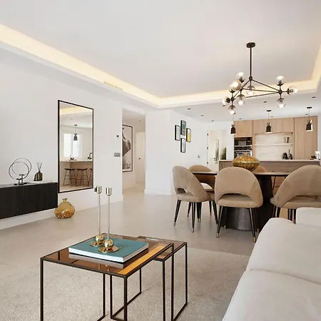 5 Bedroom Luxury W Pool, Garage And Amazing Views Apartment